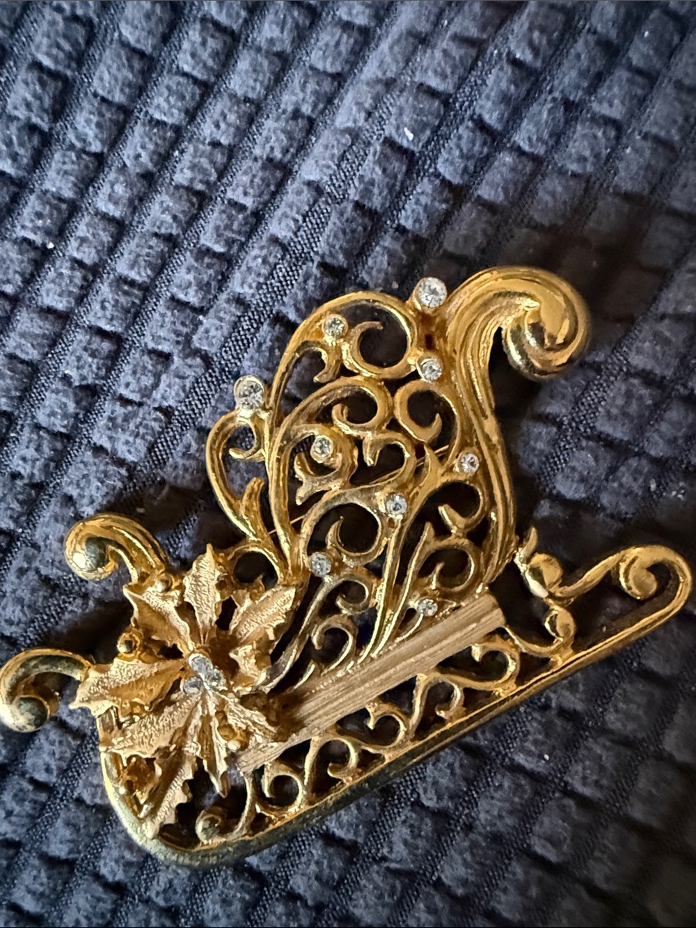 Vintage signed JJ Sleigh Brooch with Rhinestones